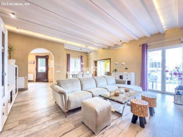Chalet en Venta en Coristanco, Málaga