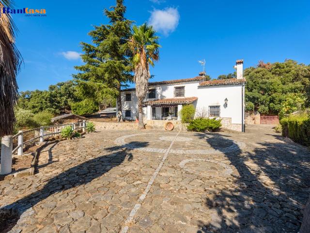 Chalet en venta en Cortes de la Frontera. ? EXCLUSIVA FINCA RÚSTICA CON CHALET, CASA DE INVITADOS Y VISTAS ESPECTACULARES EN PLENO PARQUE NATURAL LOS ALCORNOCALES CORTES. Chalets Cortes de la.