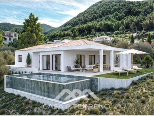 Chalet en venta en Cortijillos, Málaga