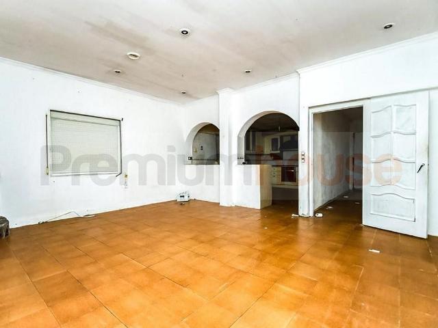Chalet en venta en calle Vial, Catllar, el, de 210 m² 3 habitaciones por 180.000