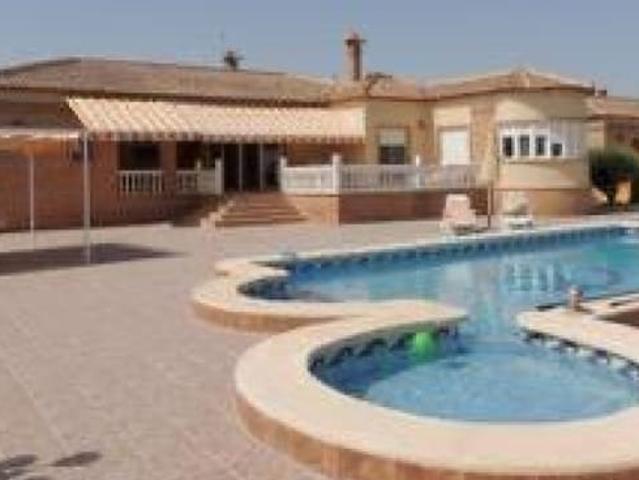 Chalet en venta en Catral, Alicante