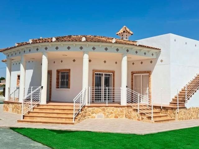 Chalet en venta en Catral, Alicante