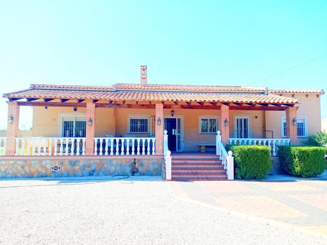 Chalet en venta en Catral Alicante