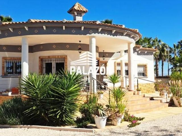 Chalet en venta en Catral