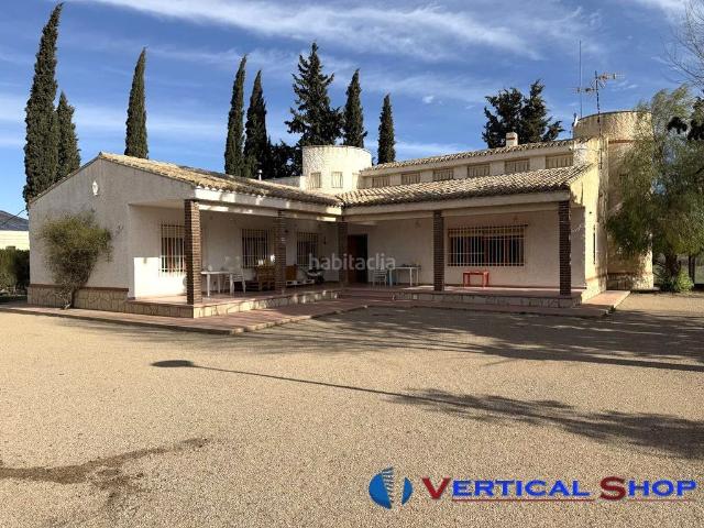 Chalet en venta en Caudete. Chalet en venta en Club de Tenis, 6 dormitorios. Chalets.