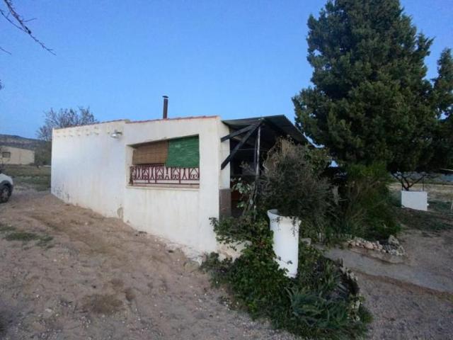 Chalet en venta en Caudete, Montealegre
