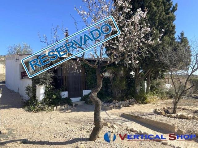 Chalet en venta en Caudete, Montealegre