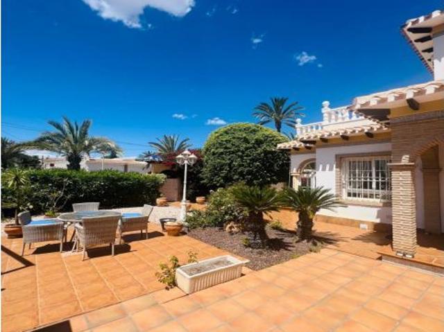 Chalet en Venta en Cabo Roig, Alicante
