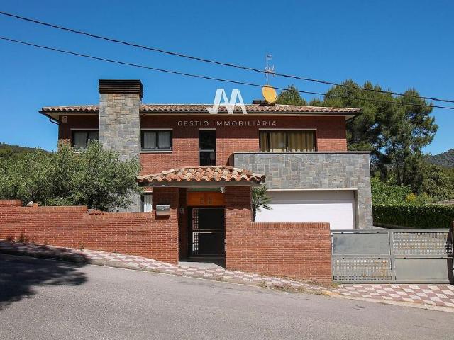 Chalet en venta en Cabrera d´Igualada, de 260 m² 4 habitaciones por 380.000