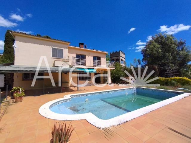 Chalet en venta en Cabrera de Mar. Chalet con piscina en Cabrera de Mar. Chalets Cabrera de.