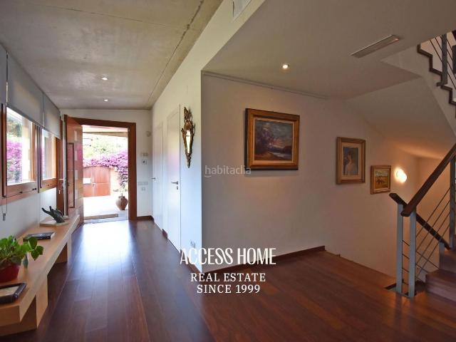 Chalet en venta en Cabrera de Mar. Exclusiva vivienda de diseño con jardín privado y vistas al mar en Cabrera de Mar. Chalets Cabrera de.