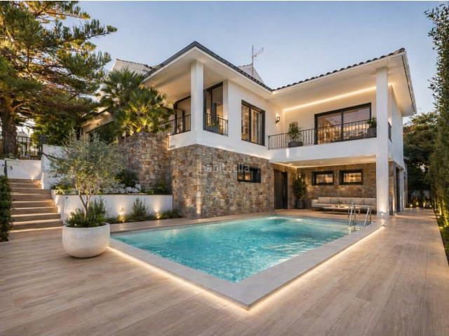 Chalet en venta en Cabrils. Casa independiente con piscina en Cabrils. Chalets.