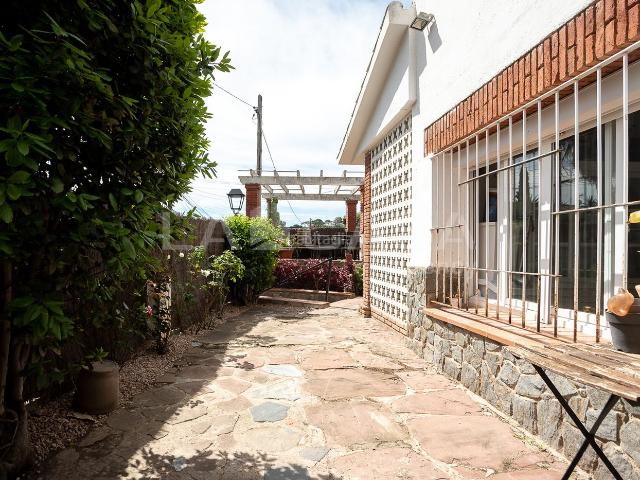 Chalet en venta en Cabrils. Chalet Carrer Mossèn Jacint Verdaguer, Cabrils. Chalets.