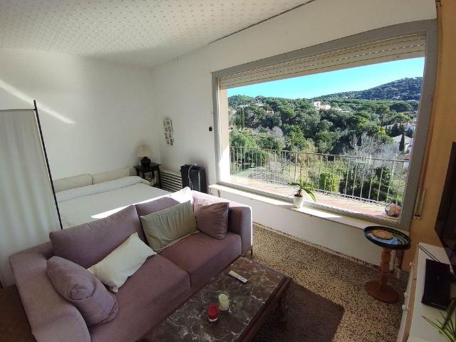 Chalet en venta en Cabrils, de 350 m² 7 habitaciones por 660.000