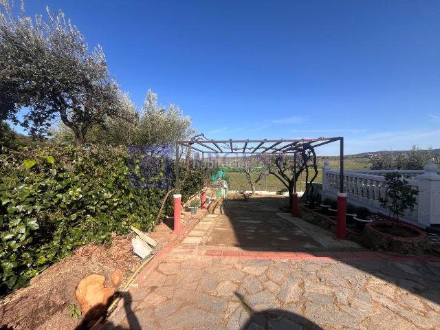 Chalet en venta en Cáceres, Ceres Golf. CHALET EN VENTA CERES GOLF. Chalets.