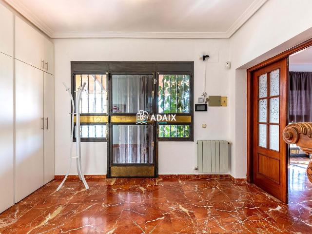 Chalet en venta en Cáceres, Ruta de la Plata. Espectacular Chalet Independiente en R66 Espacio, Confort y ExclusividadUbicado en la prestigiosa zona de R66, presentamos este ma. Chalets.