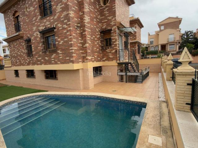Chalet en venta en Cájar. Chalet independiente en Cajar a la venta. Chalets.