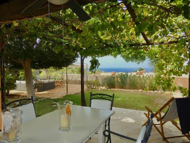 Chalet en venta en Cala Tarida, Ibiza