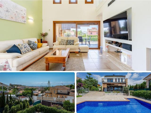Chalet en venta en Calafell, Calafell Poble Costa Dorada. Exclusiva Villa Clásica de Lujo en Calafell Alto Standing, 386 m, Parcela 754 m, Eficiencia AA. Chalets.