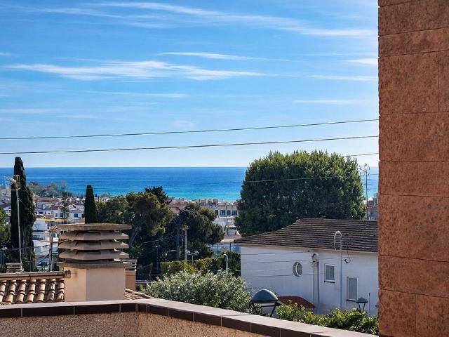 Chalet en venta en Calafell, de 136 m² 5 habitaciones por 365.000