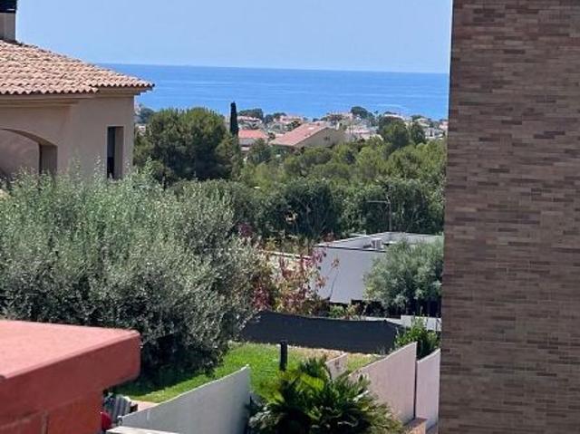 Chalet en venta en Calafell, de 147 m² 5 habitaciones por 590.000