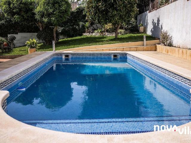 Chalet en venta en calle Del Llebeig, Calafell, de 219 m² 5 habitaciones por 498.000