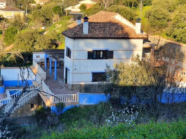 Chalet en venta en Calalberche. Casa rural en Calalberche. Chalets.