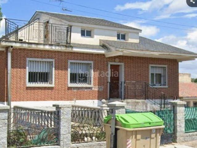 Chalet en venta en Calalberche. CESION DE REMATE. Chalets.