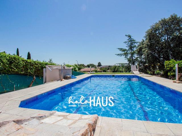 Chalet en venta en Calalberche. Chalets.