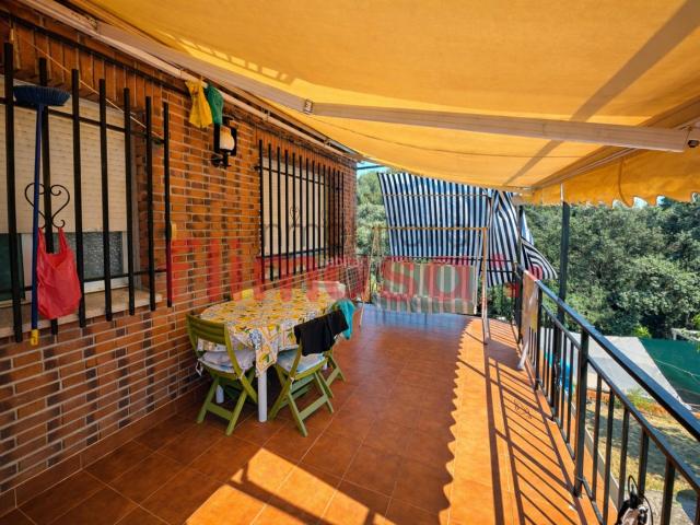 Chalet en venta en Calalberche. Chalets.
