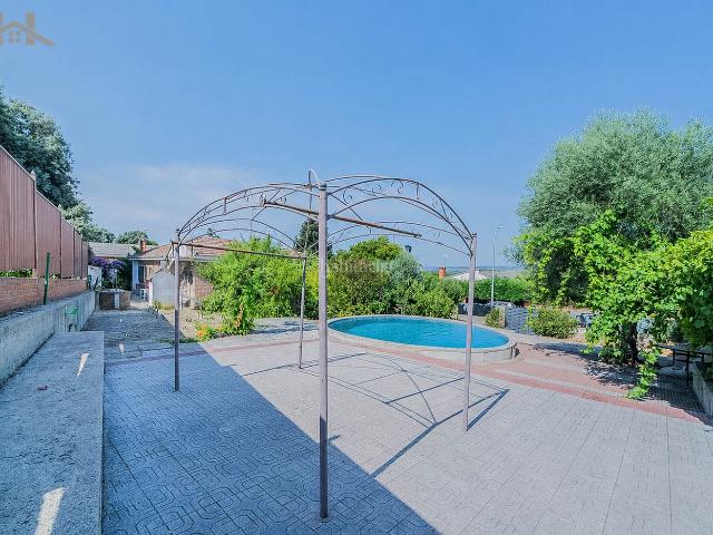 Chalet en venta en Calalberche. Chalets.