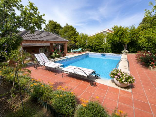 Chalet en venta en Calalberche. Chalets.