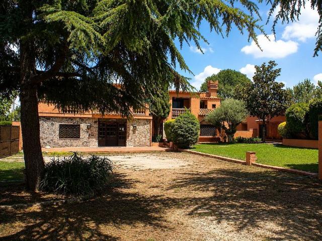 Chalet en venta en Caldes de Malavella, de 804 m² 2 habitaciones por 550.000