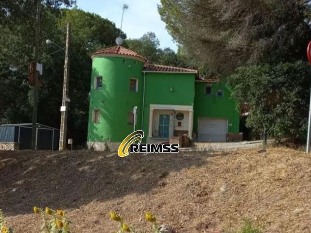 Chalet en venta en Caldes de Malavella, de 250 m² 4 habitaciones por 294.000