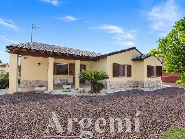 Chalet en venta en Caldes de Montbui, de 152 m² 3 habitaciones por 490.000