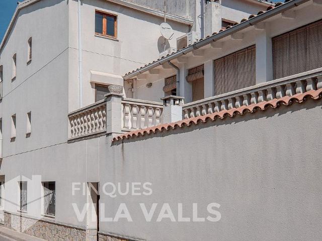Chalet en venta en Caldes de Montbui, de 237 m² 6 habitaciones por 415.000
