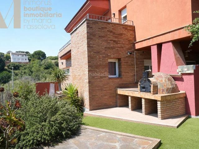 Chalet en venta en Calella. CASA EN VENTA EN CALELLA VISTAS AL MAR Y PISCINA. Chalets.