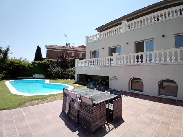 Chalet en venta en Calella. Chalets.