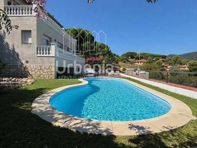 Chalet en venta en Calella, de 250 m² 4 habitaciones por 659.000