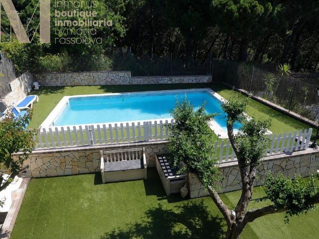 Chalet en venta en Calella, de 273 m² 3 habitaciones por 650.000