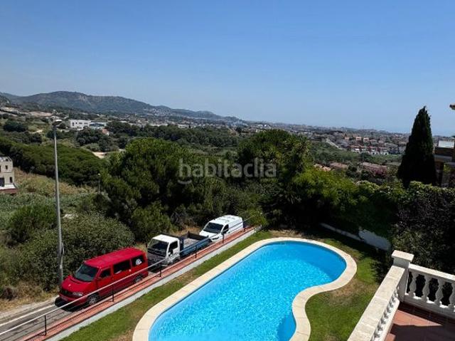 Chalet en venta en Calella. Espectacular casa a 4 vientos con piscina y vistas panorámicas. Chalets.