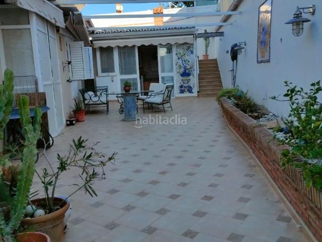 Chalet en venta en Caleta de Velez. *Villa Independiente en Caleta de Vélez: Tu Refugio Ideal*. Chalets Caleta de.