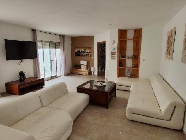 Chalet en venta en Cálig. Chalet de diseño con amplia parcela. Chalets.