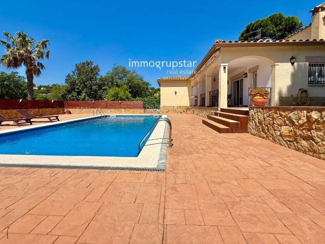 Chalet en venta en Calonge, Cabanyes Mas Ambrós Mas Pallí. Vivienda con licencia turística y piscina privada. Chalets.