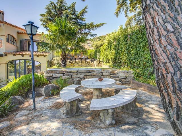 Chalet en venta en Calonge, Cabanyes Mas Ambrós Mas Pallí. Casa reformada en venta con piscina privada y vistas al mar en Cabanyes, Calonge. Chalets.