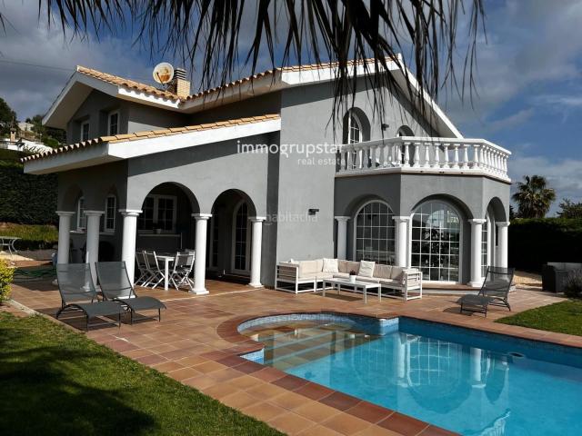 Chalet en venta en Calonge, Cabanyes Mas Ambrós Mas Pallí. Chalet con vistas al mar y montaña en Calonge. Chalets.