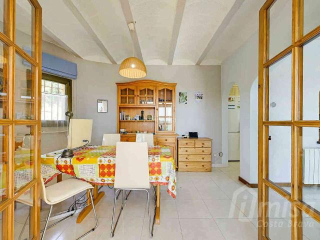Chalet en venta en Calonge, Cabanyes Mas Ambrós Mas Pallí. Exclusiva villa con piscina interior climatizada y vistas panorámicas al mar en Vizcondado de Cabanyes Calonge. Chalets.