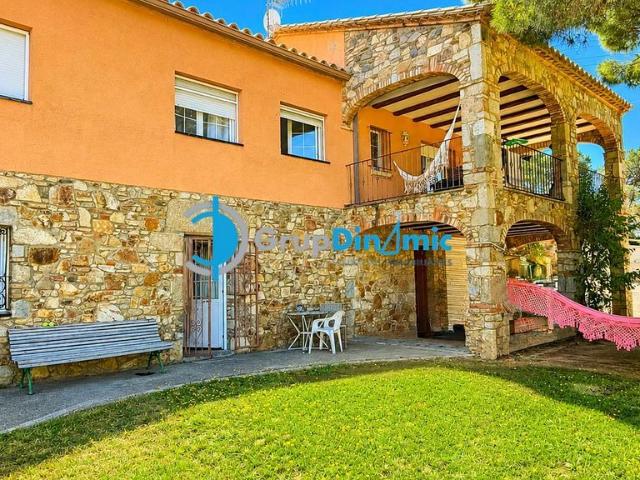 Chalet en venta en Calonge, de 196 m² 4 habitaciones por 550.000