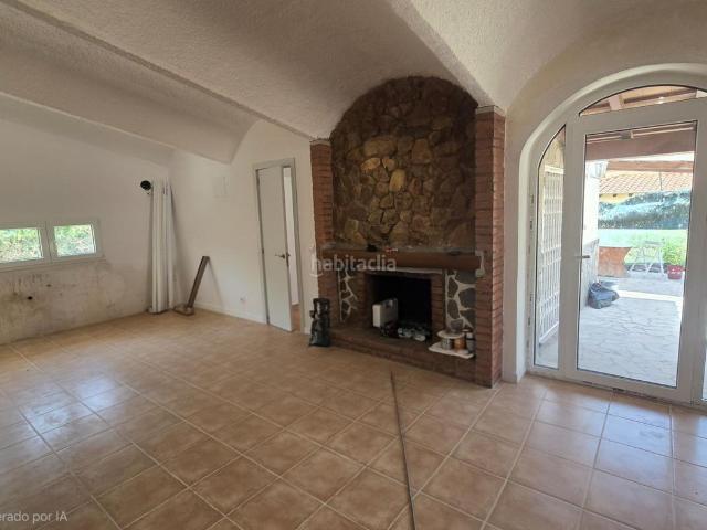 Chalet en venta en Calonge, Mas Pere Río de Oro. Exclusivo Chalet Reformado en Calonge con Piscina y Jardín Privado. Chalets.