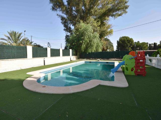 Chalet en venta en Callosa de Segura. Exclusivo Chalet Independiente con Piscina Privada y Gran Parcela en Callosa de Segura. Chalets Callosa de.